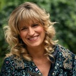 "Twilight" Director Catherine Hardwicke Attached to Dot War?