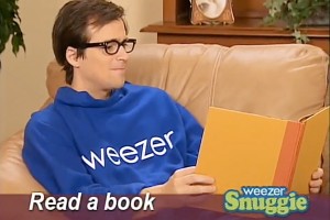 weezer-snuggie-bus-crash-new-york