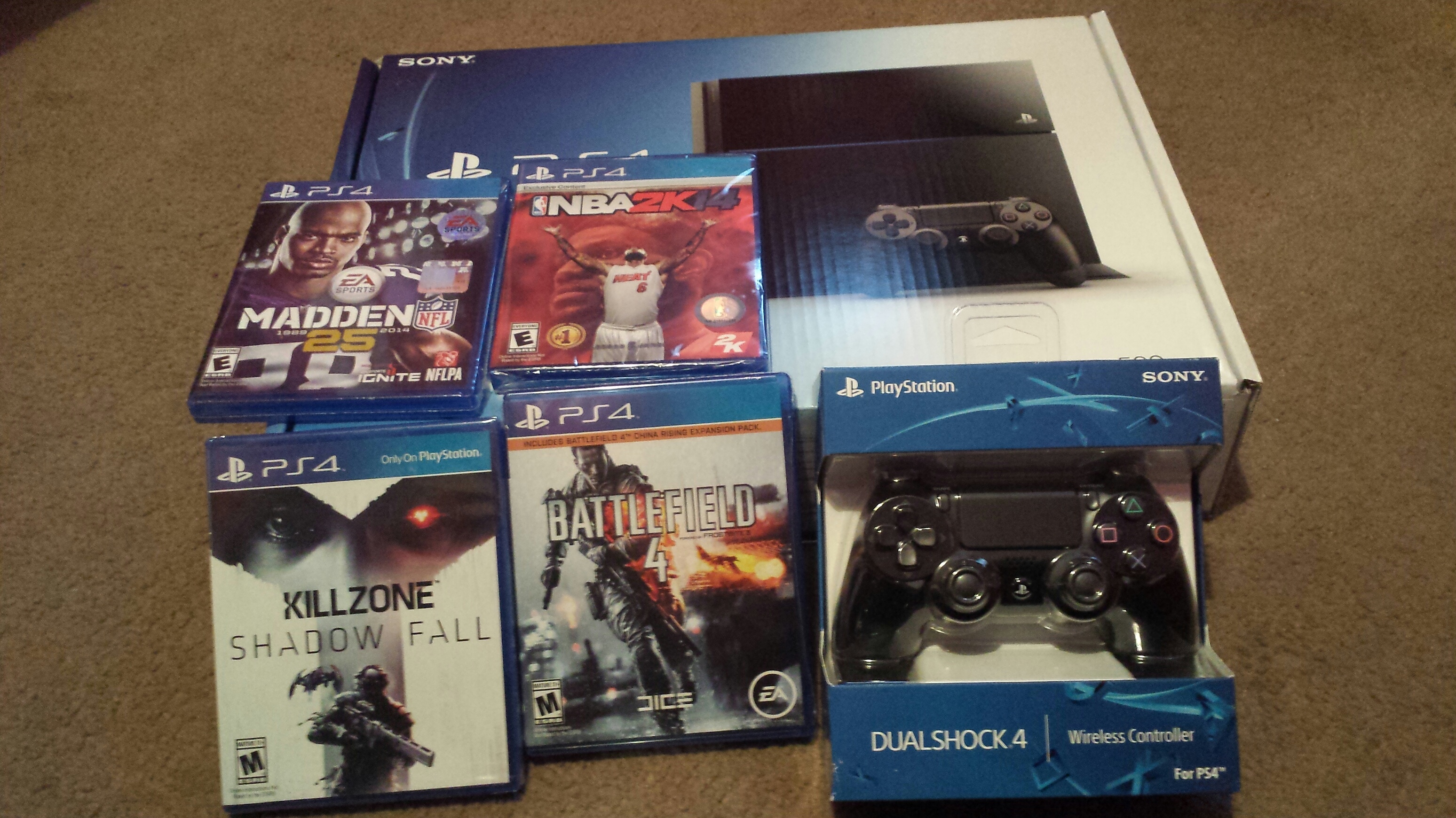 Playstation 4 ReviewSTL Unboxing Console and Games1