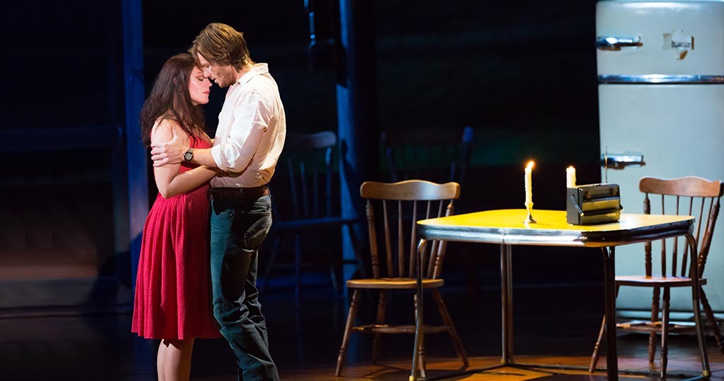 ELIZABETH STANLEY & ANDREW SAMONSKY IN THE BRIDGES OF MADISON COUNTY. PHOTO BY MATTHEW MURPHY.